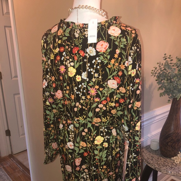 👗Loft FLORAL RUFFLE Split NECK Tie DRESS In BLACK - Picture 6 of 8